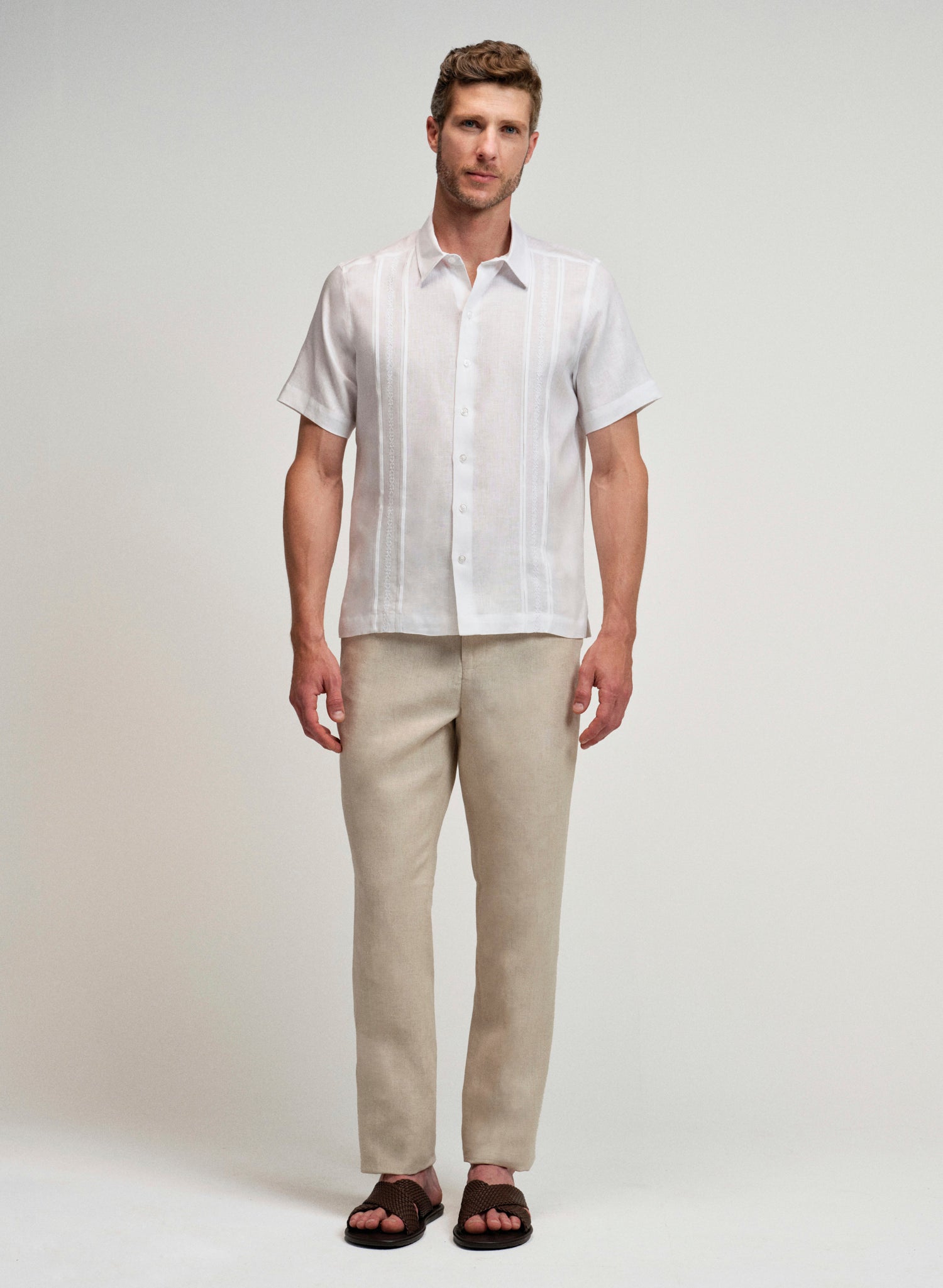 CAMISA GUAYABERA MANGA CORTA CUERPO