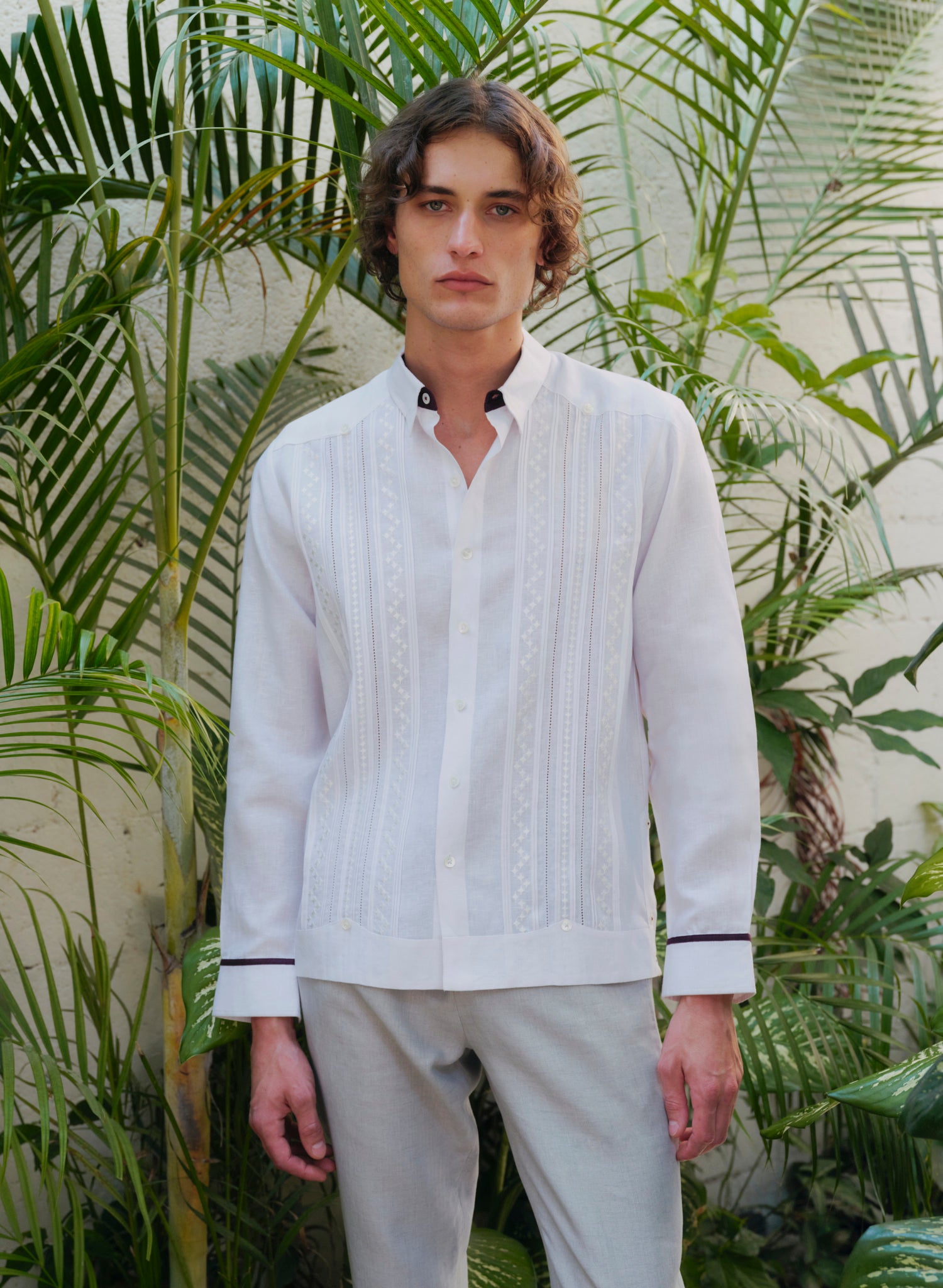 guayabera formal de lino frente